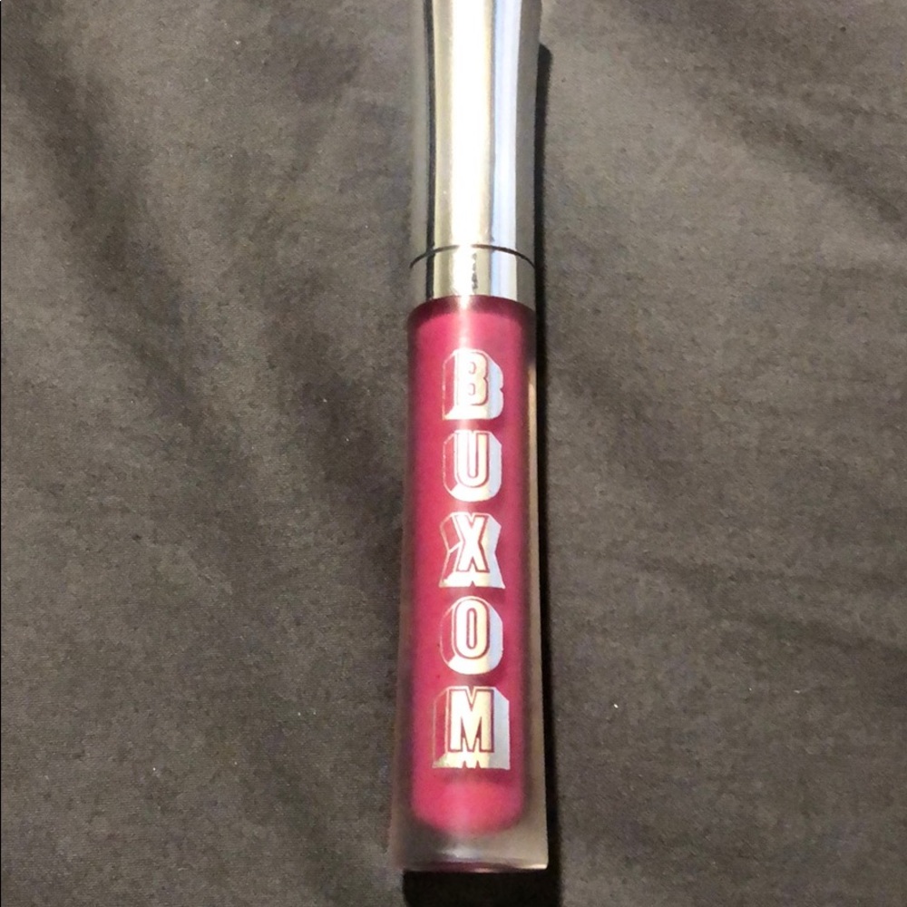 Buxom lipgloss